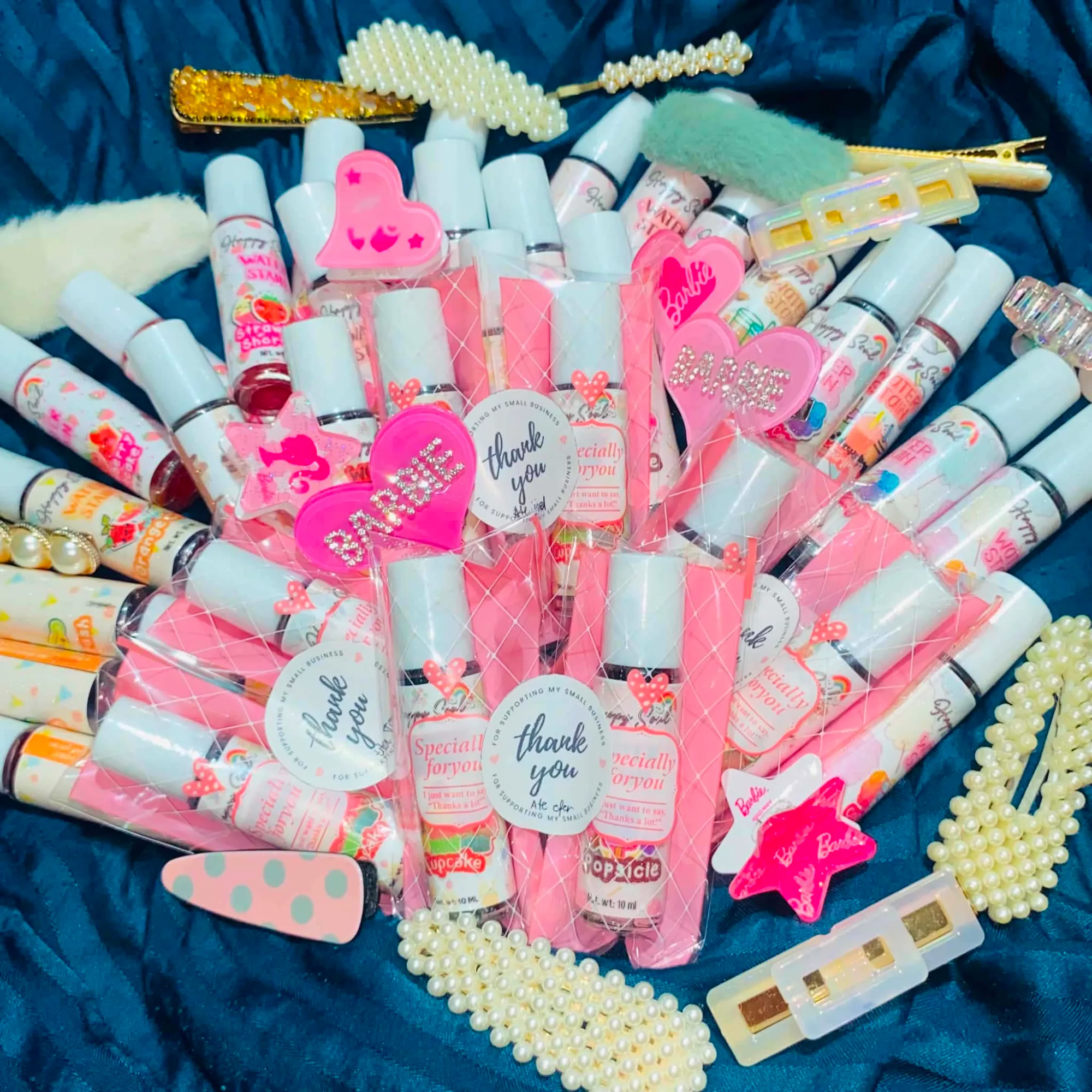 Looking for an affordable lip tint you’ll actually love? 💕 Pretty lips don’t have to be expensive. 💋 Available in a variety of beautiful shades, so you can find the perfect shade for your everyday look. 2 for only ₱150! ✨ Long-lasting ✨ Lightweight & comfortable ✨ Perfect for everyday wear Don’t miss out—order now and message me to reserve your favorite shades! 💕