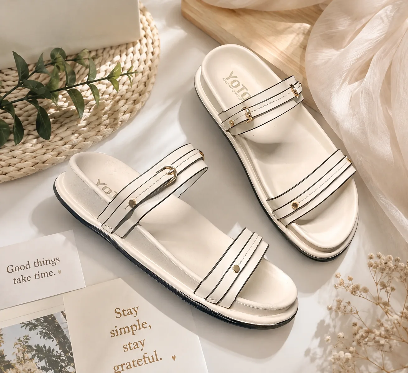 🤍 Minimal look, maximum comfort. ✨ Complete your everyday outfit with these elegant white flat sandals—lightweight, stylish, and perfect for any occasion. From casual days to weekend strolls, these are a must-have in your wardrobe! 👡💕 💬 Tap the photo to discover more and find your perfect pair!